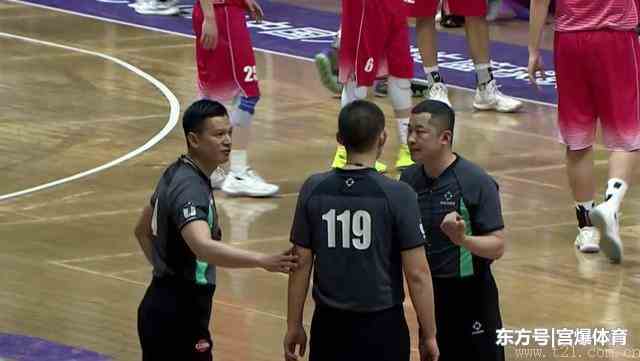 中国篮坛发生罢赛事件 CUBA赛场裁判吹罚引发争议！